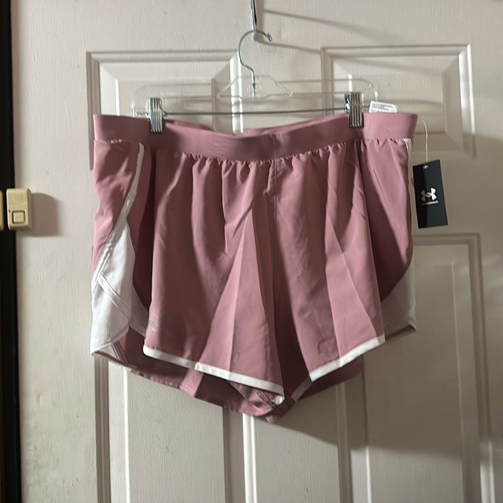 Under Armour Fly-By 2.0 Shorts: MAUVE/WHITE: NEW WITH TAGS: SIZE XL